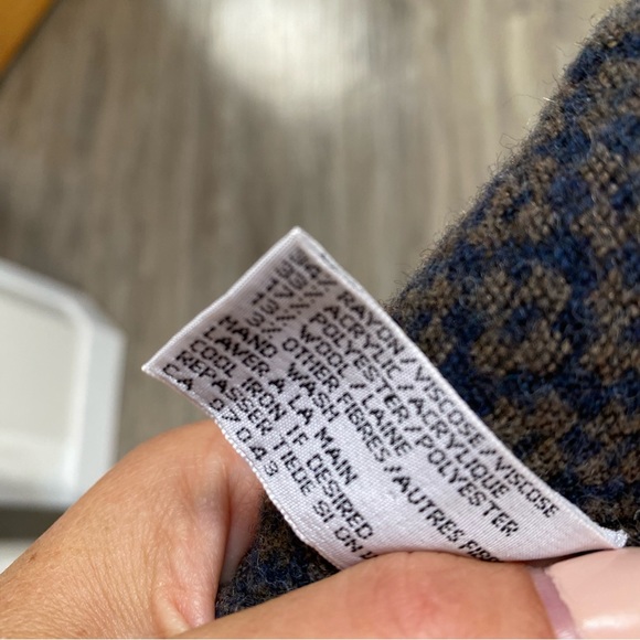 Made in Italy Wool Reversible boho cape/body wrap w western cottage core vibe - Picture 8 of 10